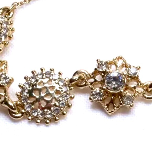 MARCHESA ADJUSTABLE SLUDER BRACELET GOLD TONE WITH CLEAR CRYSTALS NWT - Picture 3 of 5